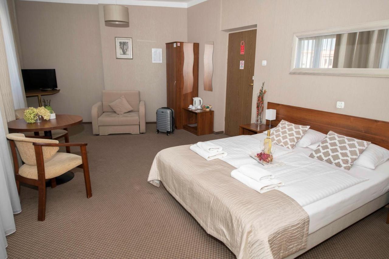 Hotel Polonia Rzeszow Exterior photo